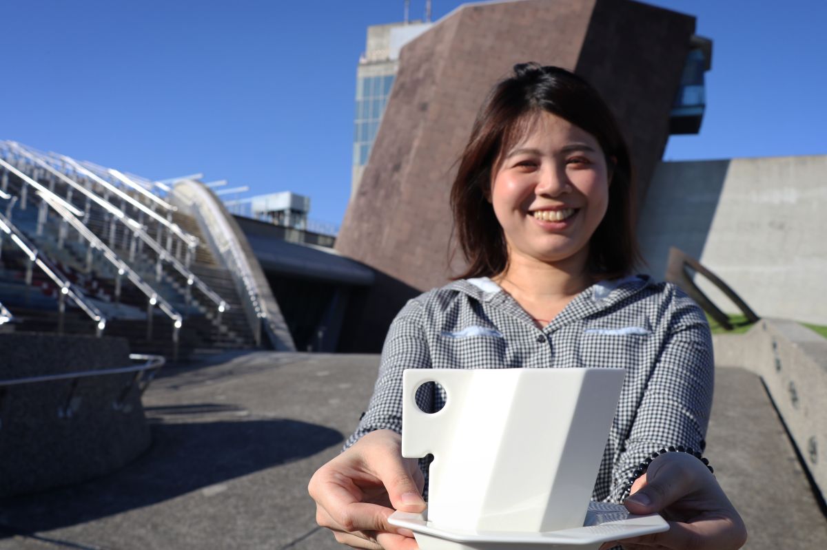 ▲十三行博物館推出全新文創商品十三行建築杯。（圖/十三行博物館提供）