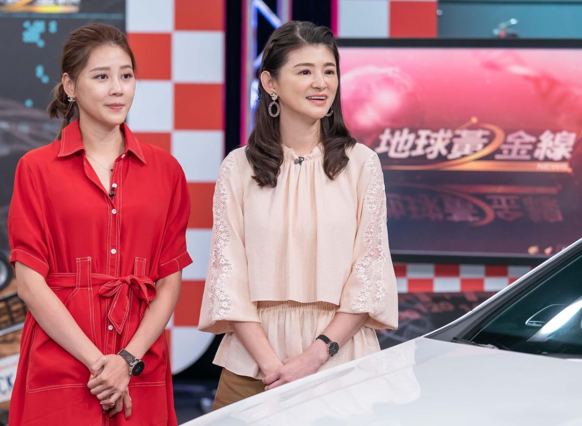 ▲主持人蘇宗怡和來賓嚴立婷聊到旅遊自駕。（圖／TVBS）