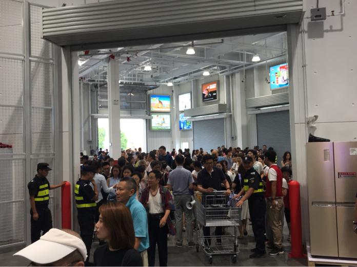 ▲美式賣場好市多（ Costco ）進軍中國大陸市場，上（ 8 ）月 27 日在上海盛大開幕。（圖／翻攝自 PTT ）