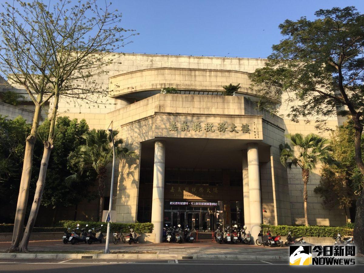 ▲嘉義縣政府財政稅務局籲請民眾使用雲端發票，有機會中專屬獎項。（圖／記者陳惲朋攝 ）