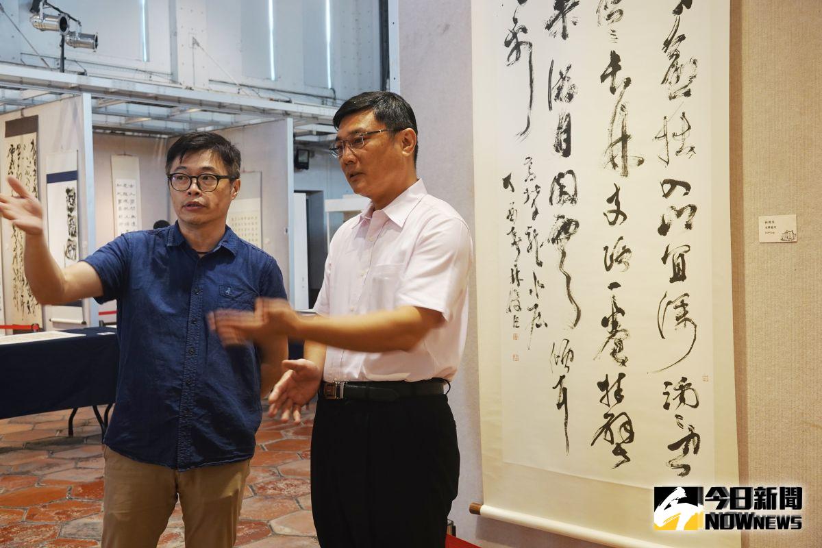 ▲鹿港鎮長許志宏邀請大家來鹿港旅遊，逛老街的同時，也不要錯過公會堂精彩的書法聯展。（圖／記者陳雅芳攝，2019.09.14）