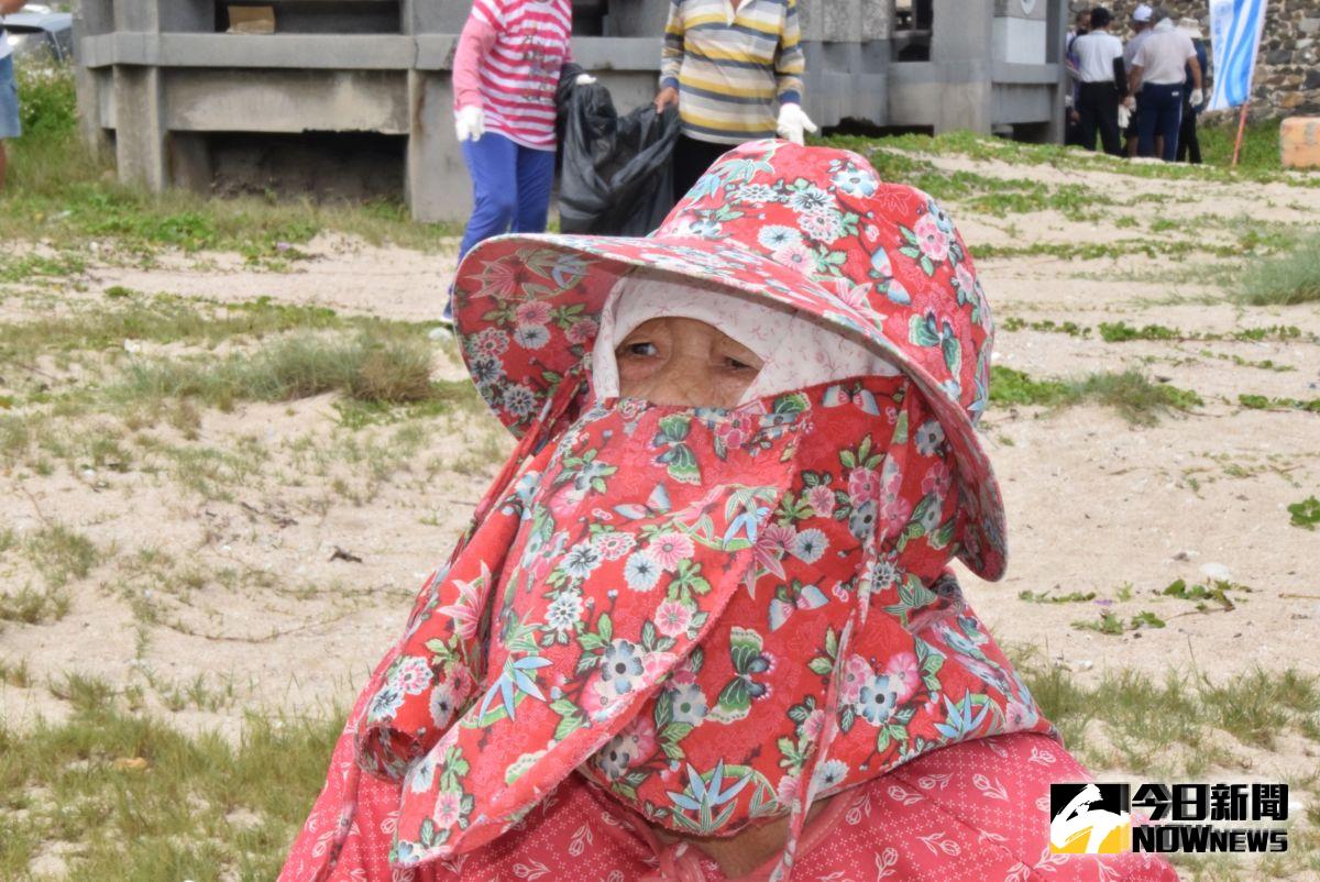 ▲澎湖海島因為陽光炙熱、樹木綠化少，早年島上的婦女外出幾乎都需要蒙面，因此觀光客稱澎湖的婦女為「蒙面女郎」。（圖／記者張塵攝，2019.09.16）