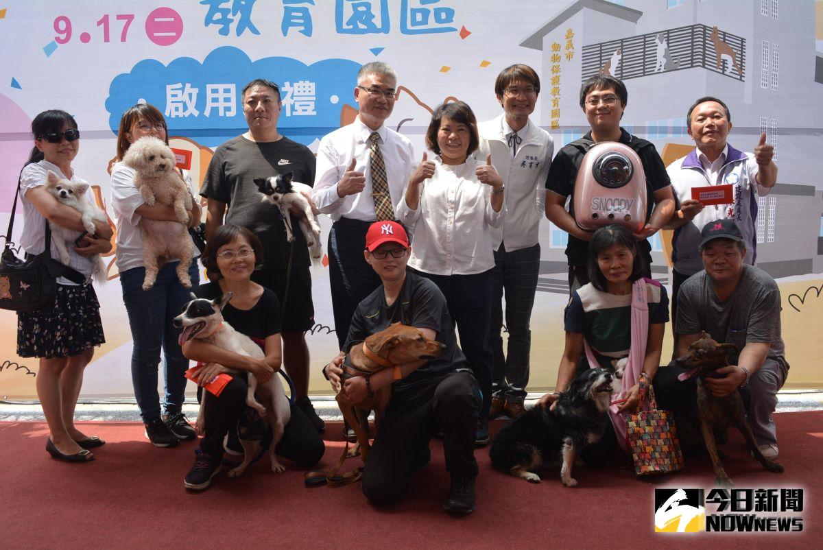 ▲曾在嘉市動物收容中心認養毛小孩的主人，帶著寶貝一起回娘家。（圖／記者郭政隆攝影2019.9.17）