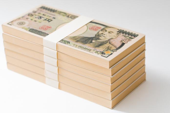 ▲日本一名男子搭乘東京山手線時，將 280 萬現金忘在車上就下車。（圖／翻攝自 Pakutaso ）