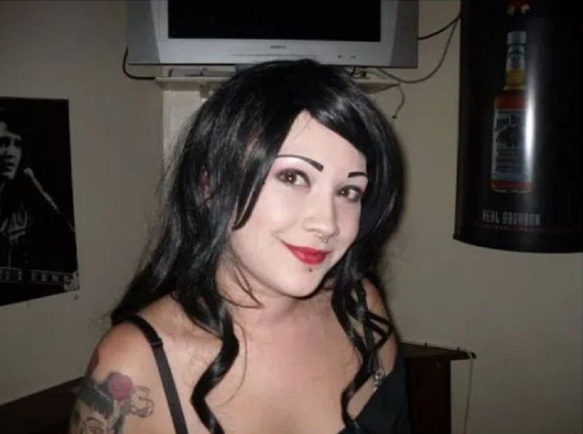 ▲33 歲的調酒師莎賓娜因為焦慮症與母親產生誤會。（圖／翻攝 METRO ）