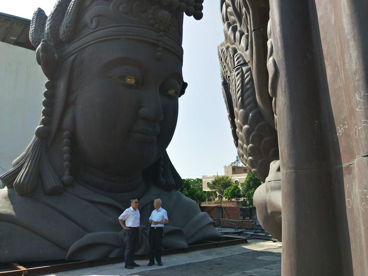 ▲賴峰偉說大倉媽祖銅像「漂流」在彰化期間，縣府一共支付廠商5百餘萬租金，應儘速將銅像運回澎湖，啟動安置地點的評估作業。（圖／澎縣府提供，2019.09.18）