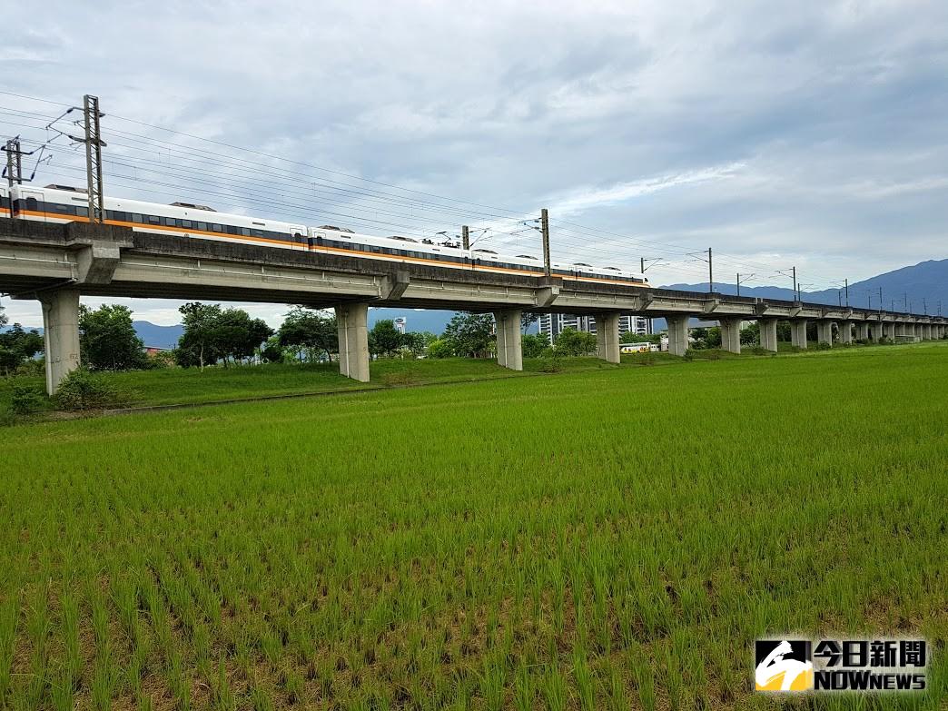 ▲交通部運輸研究所日前提出鐵路立體化增加台鐵營運成本且效率降低，建議除現有法規外，應訂定量化篩選門檻。此一訊息在宜蘭縣引起不少關注，有民眾擔心多年等待鐵路高架，會不會因此又是一場空？。（圖／記者李清貴攝,資料照)