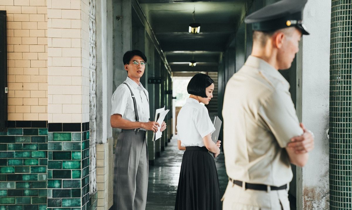 ▲傅孟柏（左）詮釋美術老師張明暉。（圖／影一製作所）