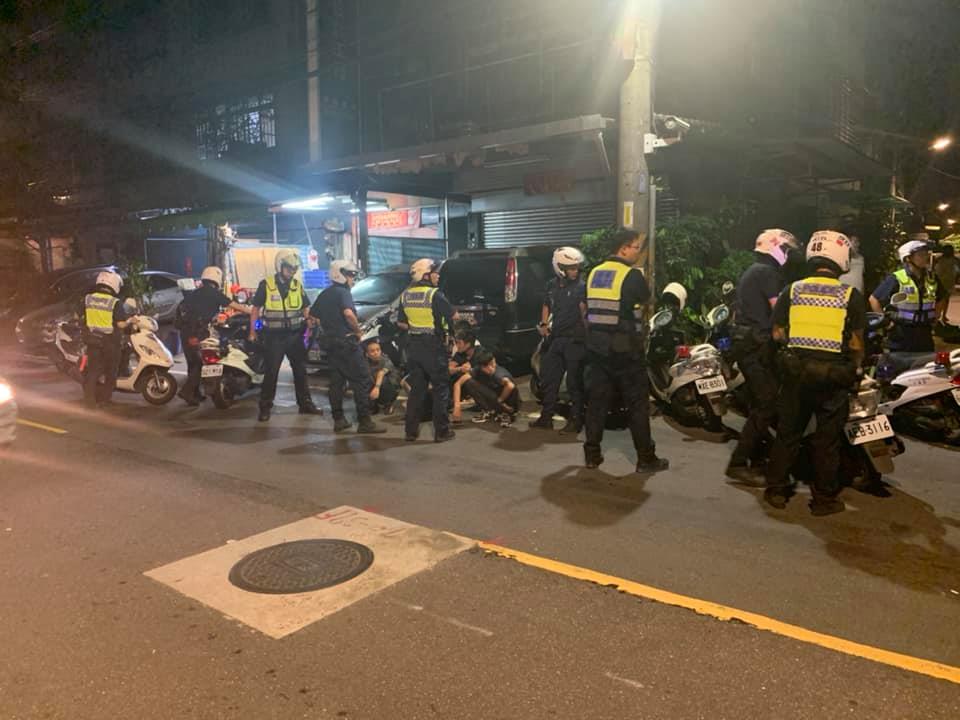 ▲新北市板橋南雅路昨晚發生一起口角糾紛。（圖／翻攝自臉書　我是板橋人）
