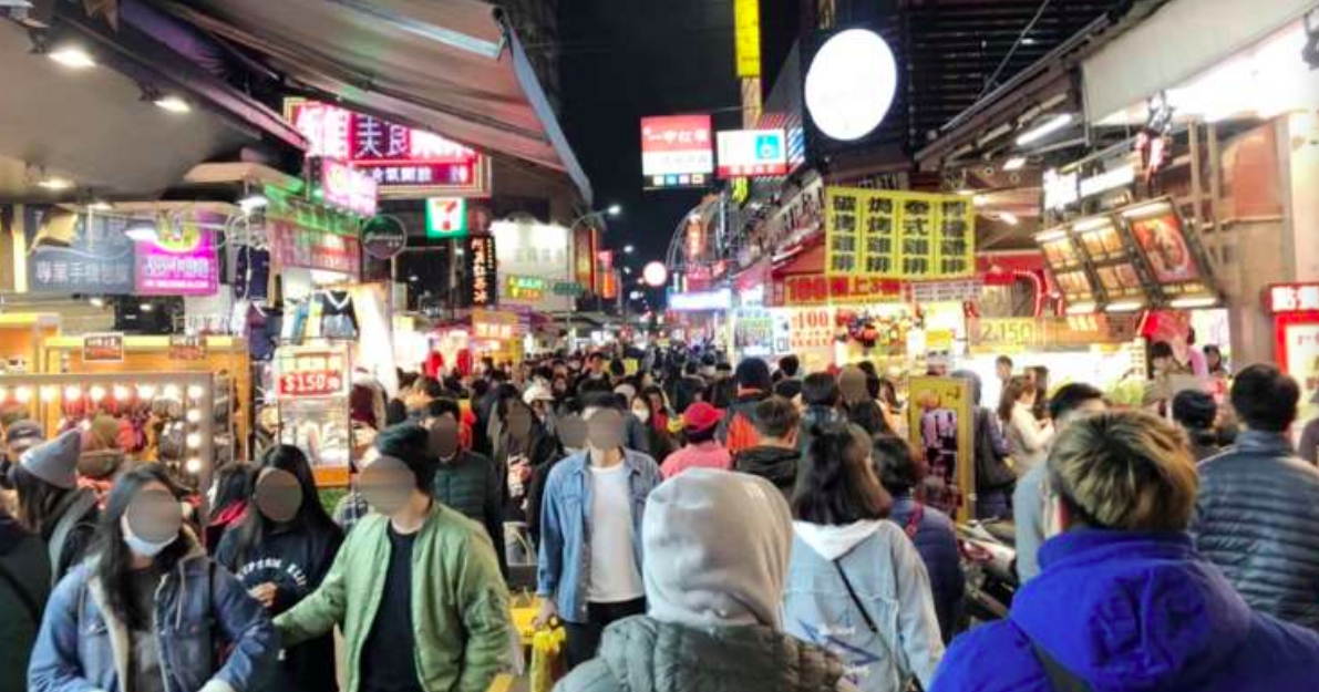 ▲台灣夜市許多人都愛逛，但總是因價格問題發生消費糾紛。（圖／NOWnews資料照片）