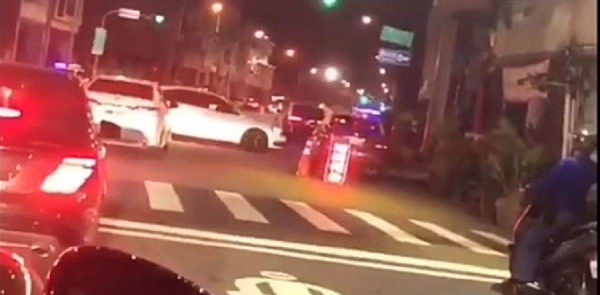 ▲直播主互嗆，造成一家寵物店連續2天清晨遭砸店、開槍。（圖／記者郭凱杰翻攝，2019.09.19）