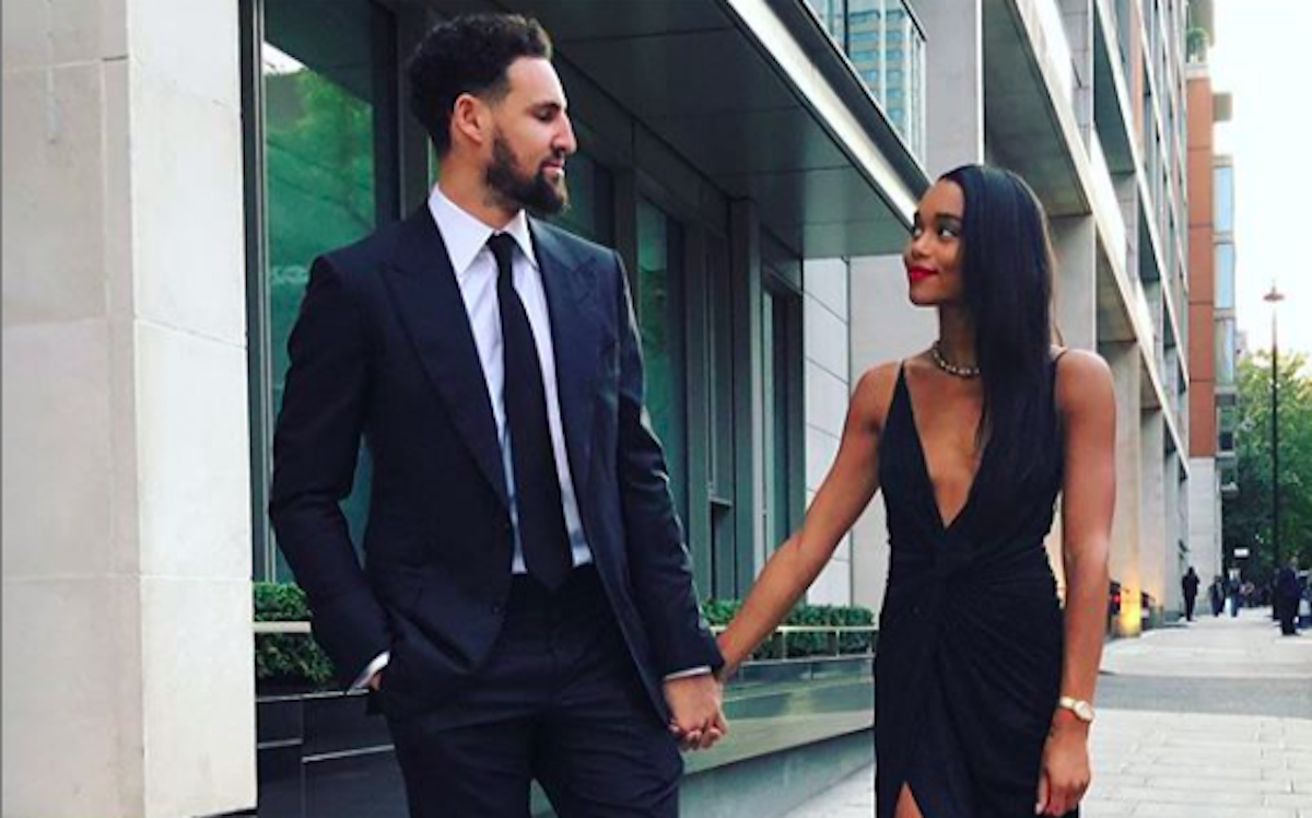 勇士隊Klay Thompson與女友高調放閃。（圖／擷取自LAURA HARRIER Instagram）