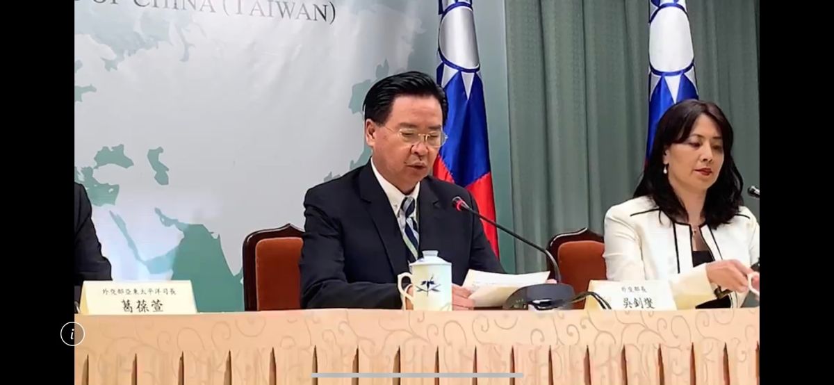 吉里巴斯與我國斷交，外長吳釗燮表示是因為及國希望台灣幫他們買民航客機喬不攏導致。 (圖/記者吳承翰攝影)