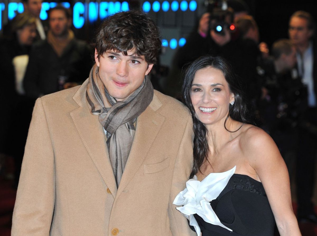 ▲近年來因為罕病神隱的帥哥艾希頓庫奇（左），當年娶了大15歲的黛咪摩爾，轟動好萊塢。（圖／美聯社）