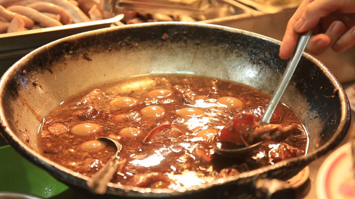 ▲一鍋香噴噴的滷肉，是許多人從小吃到大不斷回來尋找的味道。（圖／記者李春台攝）