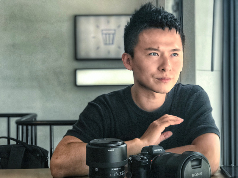 熊明龍創辦IseeTaiwan、instameettaiwan等平台，用社群串連全台各地喜愛攝影的民眾。（圖／李紹瑜攝）