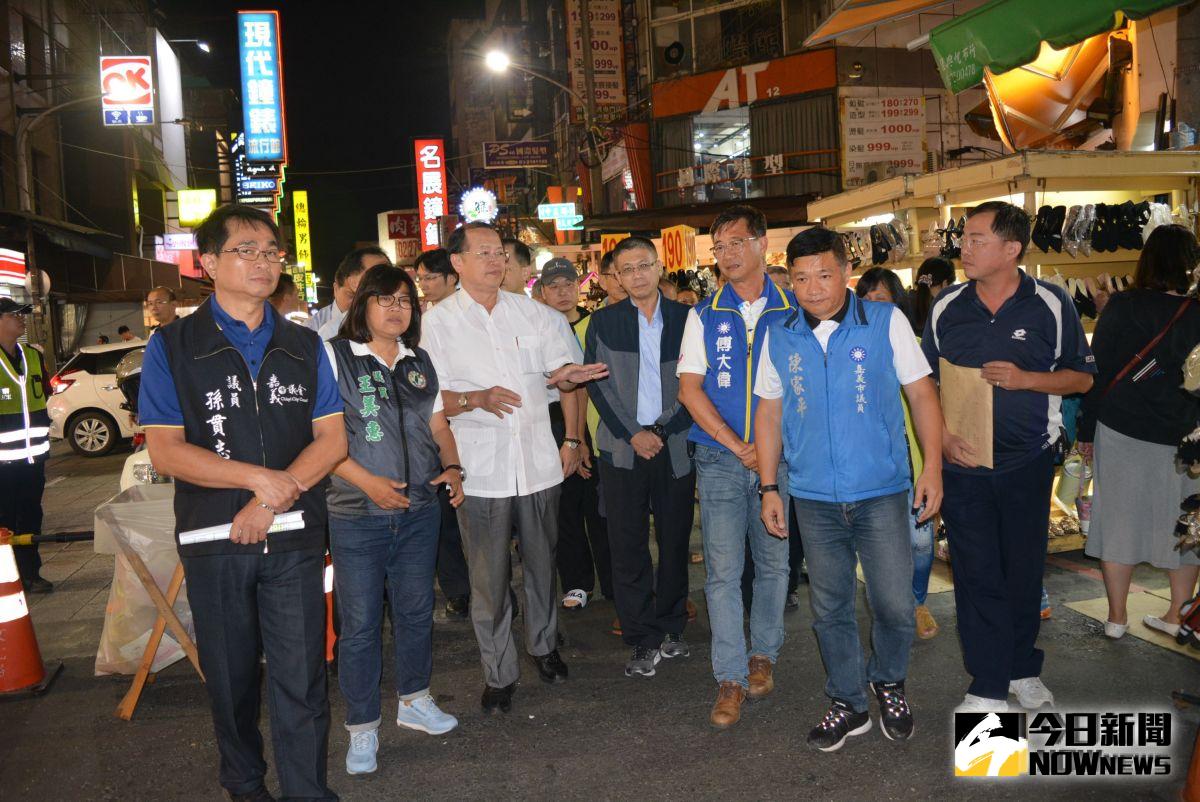 ▲市警局長張樹德邀集相關人員前往文化路夜市會勘。（圖／記者郭政隆攝影2019.9.20）