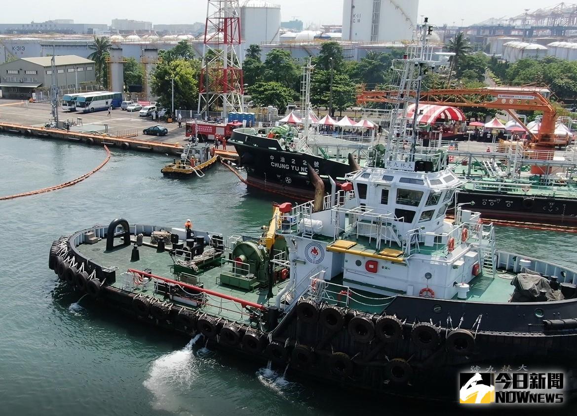 ▲高雄市政府海洋局與中油石化事業部前鎮儲運所共同舉辦3D海洋重大油污染緊急應變演習。(圖／記者黃守作攝，2019.09.21) 