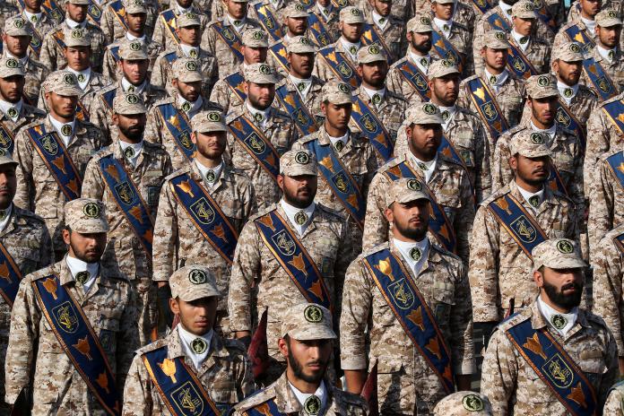 伊朗對於美國在中東增兵及增設軍備一事感到不滿，揚言將對發動攻擊的外國勢力報復。圖為 22 日伊朗舉行兩伊戰爭爆發39周年閱兵典禮。（圖／美聯社／達志影像）
