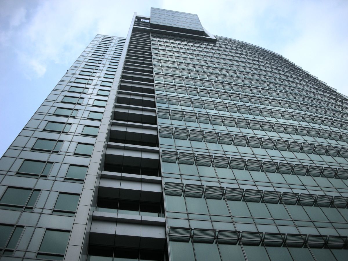 ▲日前有網友疑惑，高、低樓層該選哪居住比較好呢？問題一出，立馬引來相當多人討論。（示意圖／取自維基百科）