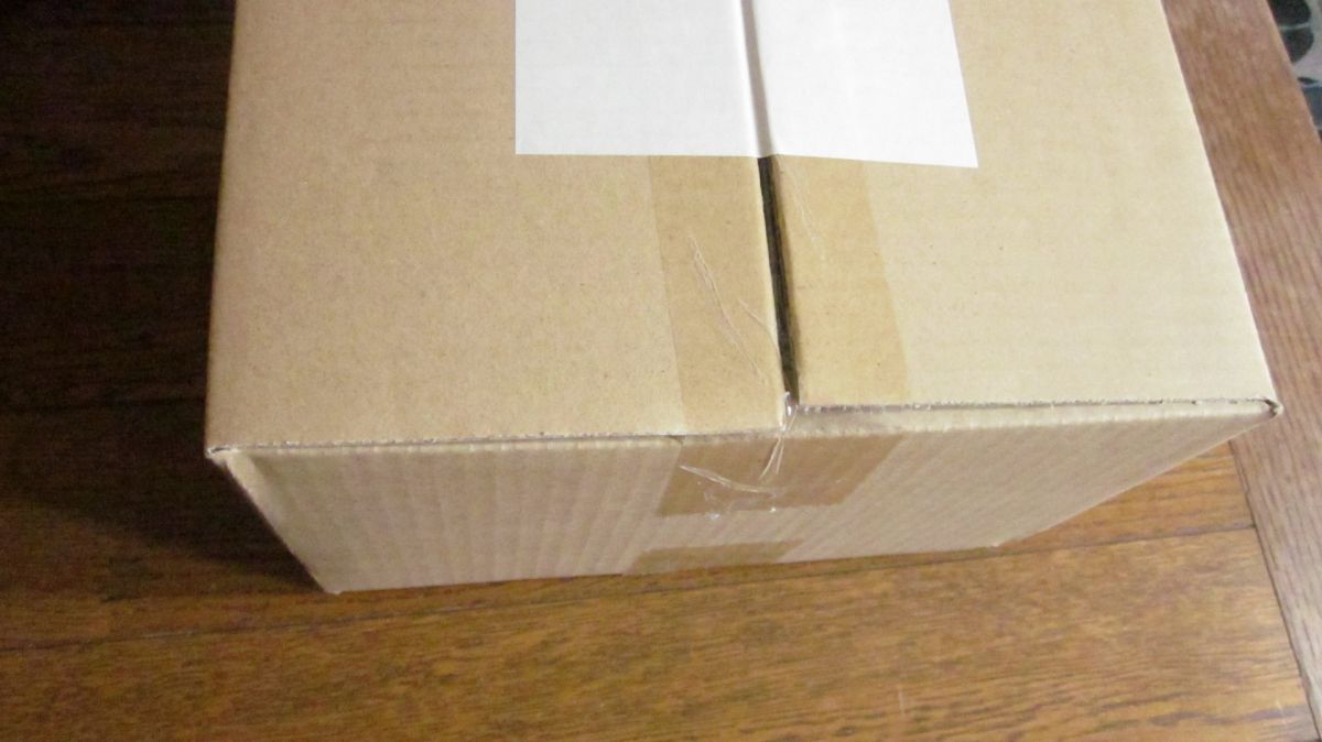 ▲中國大陸一名男大生花打工錢買筆電，卻收到「惡劣內容物」。（示意圖／與當事情境無關，取自 photoAC ）