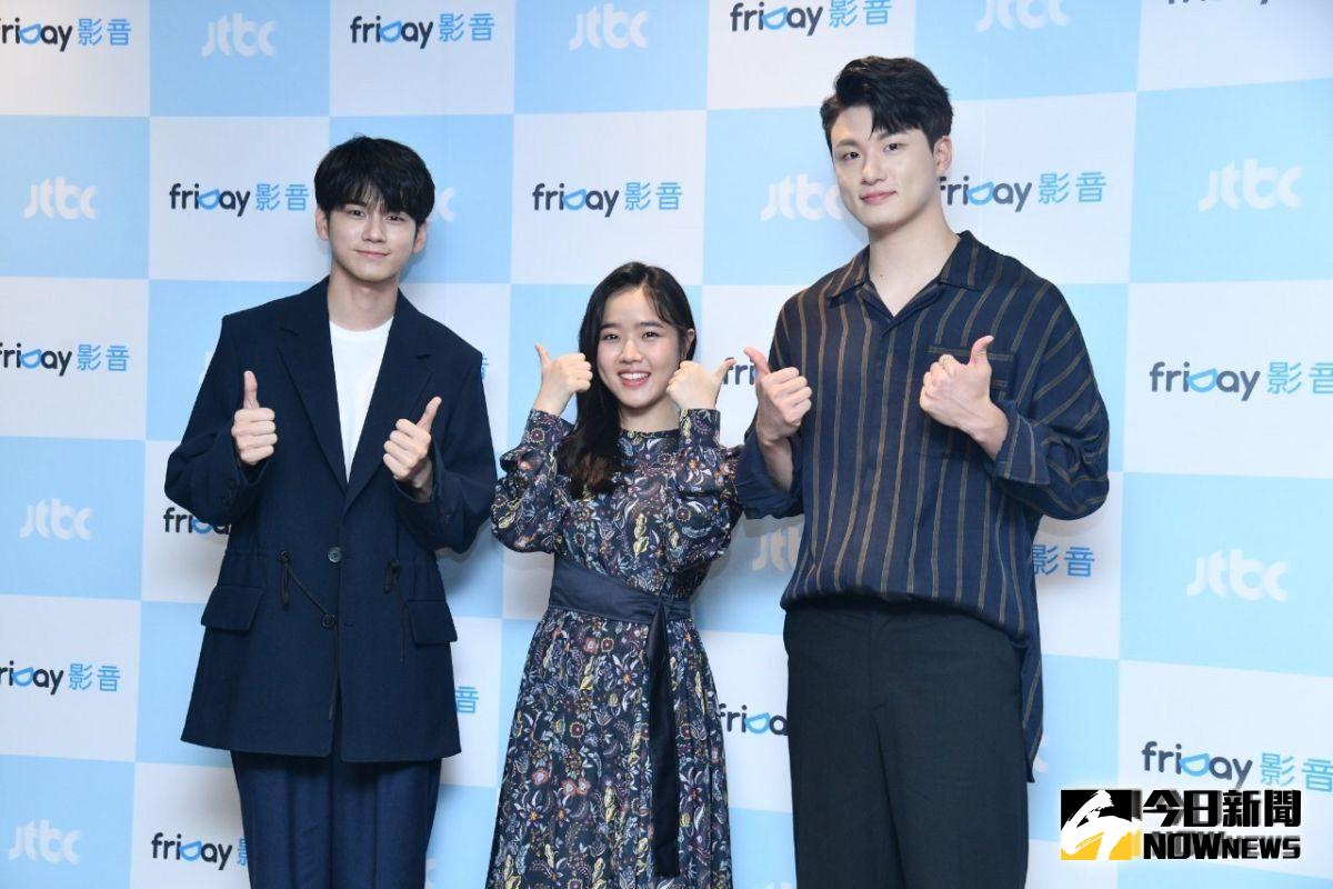 ▲邕聖祐、金香起、申承浩來台宣傳《18歲的瞬間》。（圖／記者林柏年攝）
