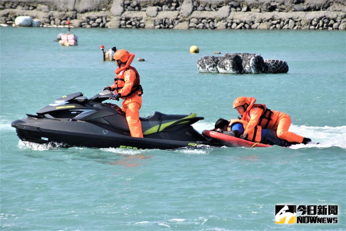 ▲澎湖海上救難水上摩托怪獸亮相，搭載1500CC汽油渦輪增壓引擎的海上怪獸，可輸出260匹馬力，乘載人數為3人，續航力有50浬。（圖／記者張塵攝，2019.09.23）