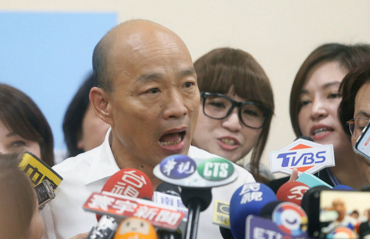 ▲韓國瑜 23 日召開總預算編列說明會，遭高閔琳質問：「不是說要挖石油嗎？挖石油的預算編在哪裡？」韓則當場反問：「請問誰說的？高議員，今天把這個話講清楚，誰說挖石油的？」（圖／中央社資料圖片）