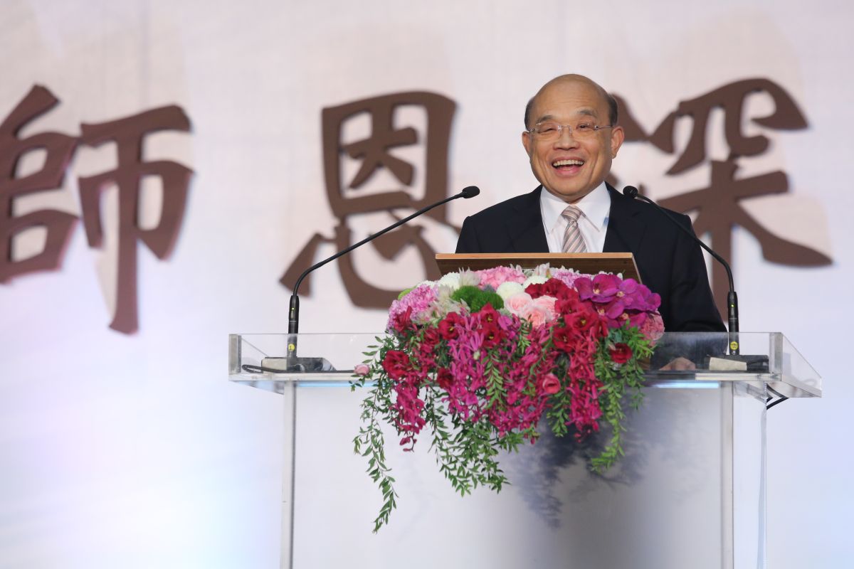 ▲108年師鐸獎、教育奉獻獎與資深優良教師表揚大會，今（25）日在陽明山中山樓盛大舉行，行政院長蘇貞昌也到場感謝並祝賀每位得獎教師。（圖／教育部提供）