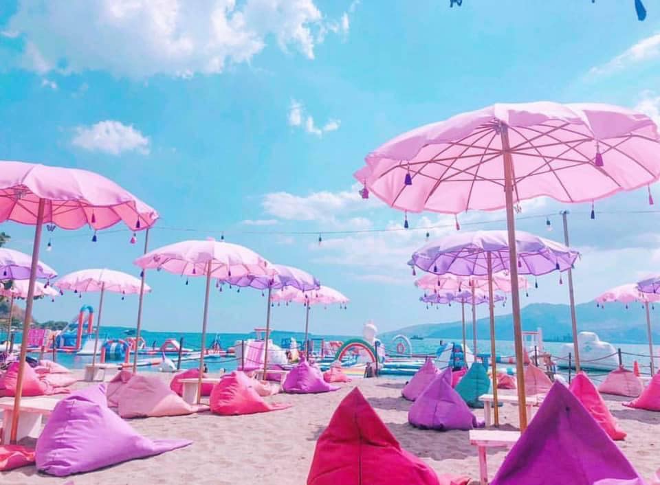 今年新增的獨角獸島(Unicorn Island)直接擄獲少女心！（圖／Inflatable Island官方臉書）