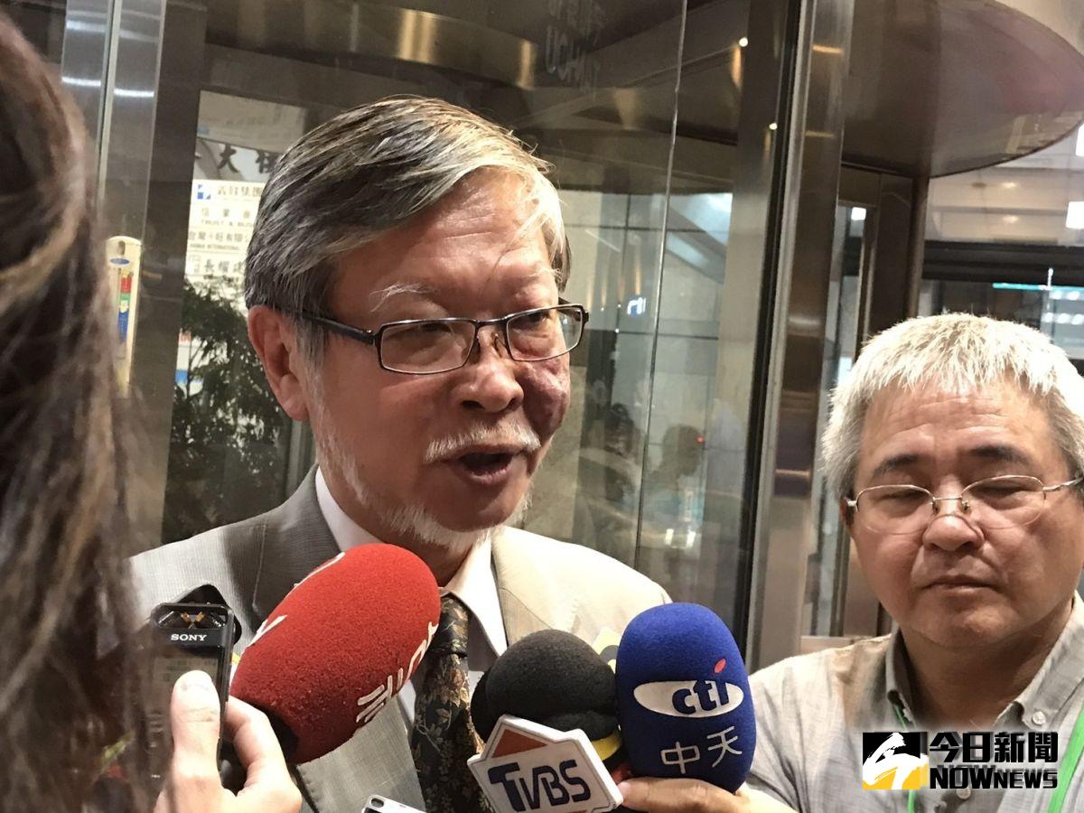 民進黨廉政委員會25日晚間，針對立委陳明文「高鐵300萬案」開會討論。廉政委員會主席邱駿彥表示，陳明文今天親自出席說明，本案今天尚難成案。（圖／記者林人芳攝，2019,09,25)