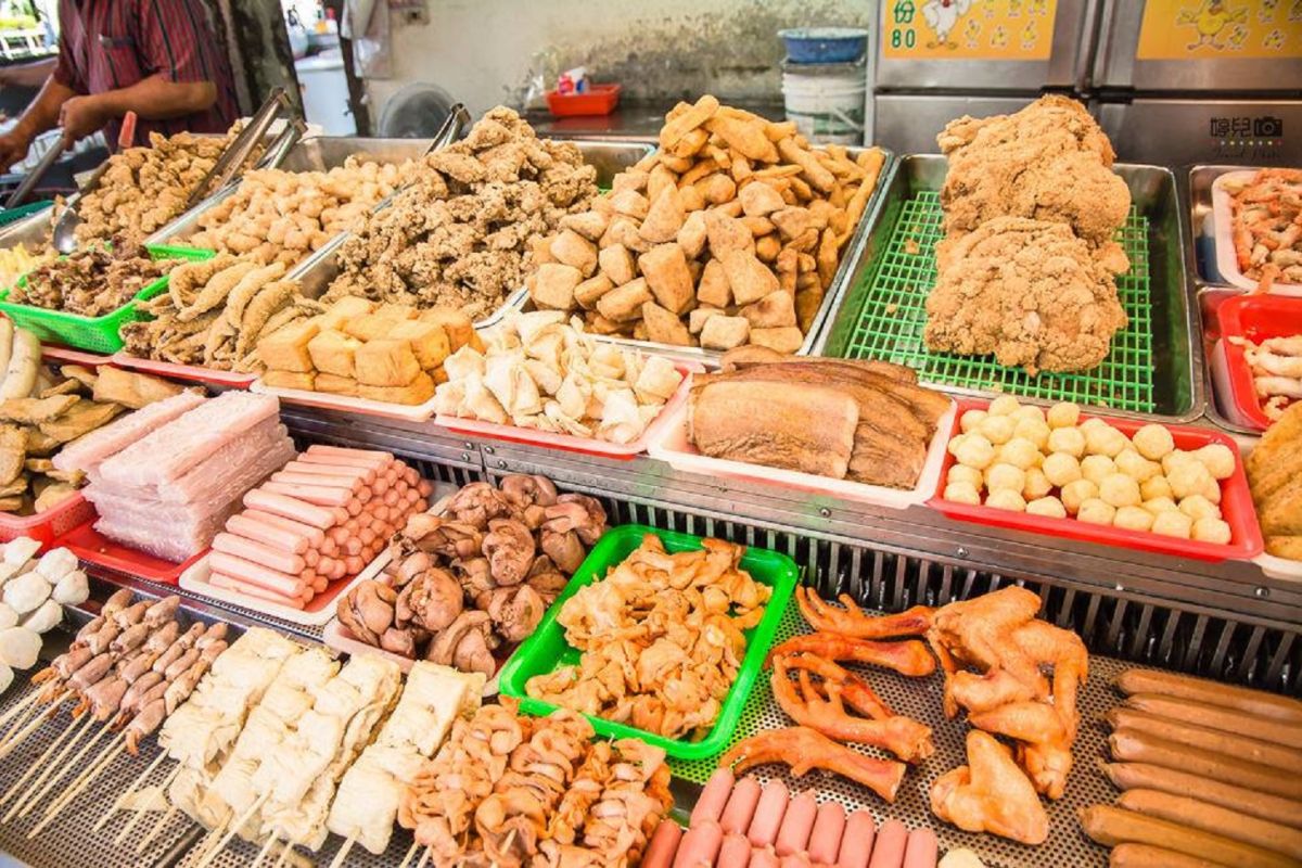 ▲鹽酥雞店的食物多樣，選擇多。（圖／翻攝爆廢公社）