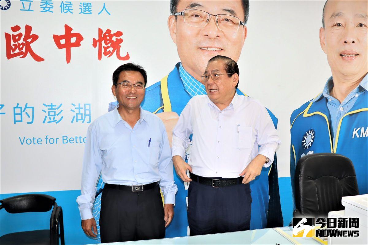 ▲曾永權以國民黨秘書長與韓國瑜競選辦公室總幹事的雙重身分，搭機到國民黨澎湖縣黨部主持工作會報。（圖／記者張塵攝，2019.09.26）