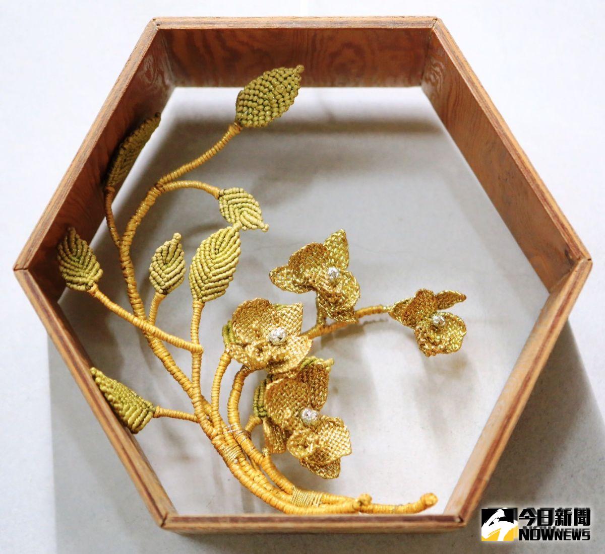 ▲藝術家洪賜評、蔡杰賢伉儷帶來「渡冬鶼鶼」葫雕、鹽雕、結藝展。（圖／記者蘇榮泉攝，2019.09.27）