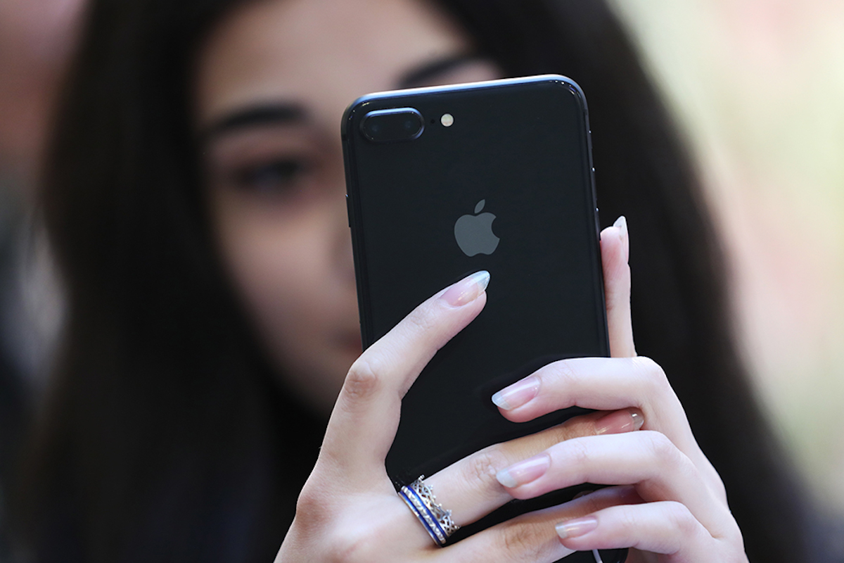 ▲現代男女許多人靠著線上交友拓展交友圈、認識新對象，然而網路世界真真假假，也埋藏了許多詐騙陷阱。（示意圖／翻攝自 unilad）