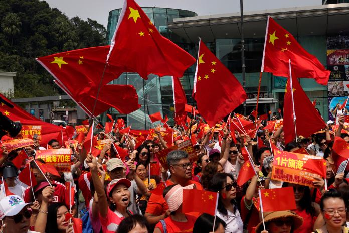 為求十一國慶順利　明居正：中共恐把香港人打到不敢出來

