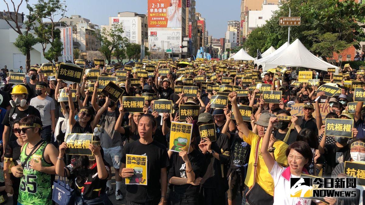 ▲近千位民眾到場力挺「9.29抗極權！我在台南撐香港」活動。（圖／記者陳聖璋攝，2019.09.29）