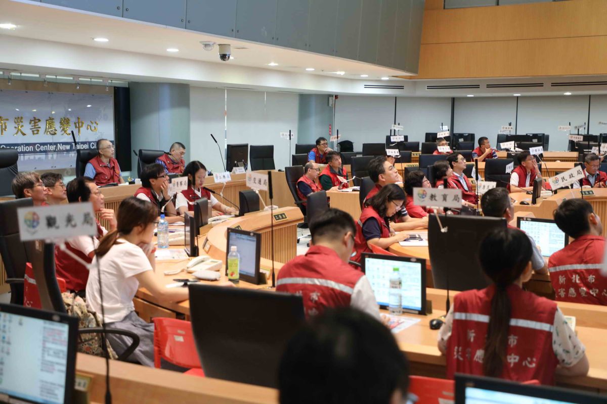 ▲新北市政府基於北北基共同生活圈的考量，並經北北基三方共識，宣佈明日停止上班及上課。（圖／新北市政府提供）