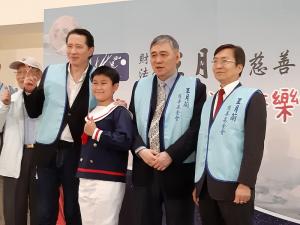 ▲王文洋（右2）情場豐富，被外界形容「寧愛美人不愛江山。」（圖／資料照）