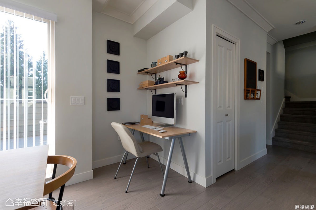 書桌風水勿擺設於樑下及樓梯下，皆易影響工作效率。（圖／旺好運提供）