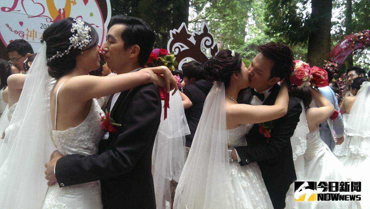 ▲嘉義林管處即日起至108年12月31日釋出準新人阿里山園區入園門票大利多。（圖/記者邱嘉琪攝，資料照片）