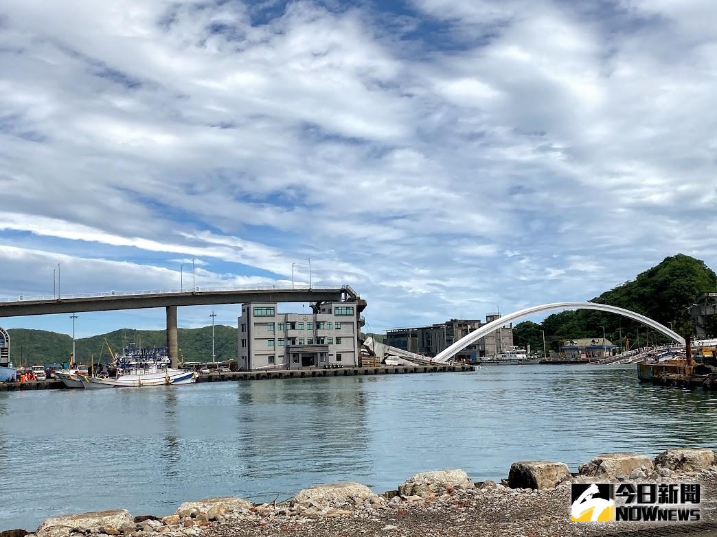 ▲南方澳跨港大橋斷裂，用路人要前往豆腐岬必須改行替代道路。（圖／記者李清貴攝,2019.10.02)