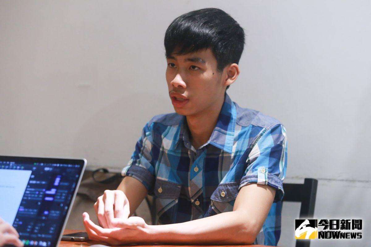 ▲台大學生會長凃峻清今（108）年9月在「公共政策網路參與平台」上發起提議，希望能翻轉青年世代權利與責任的不對等狀態。（圖／記者葉政勳攝）