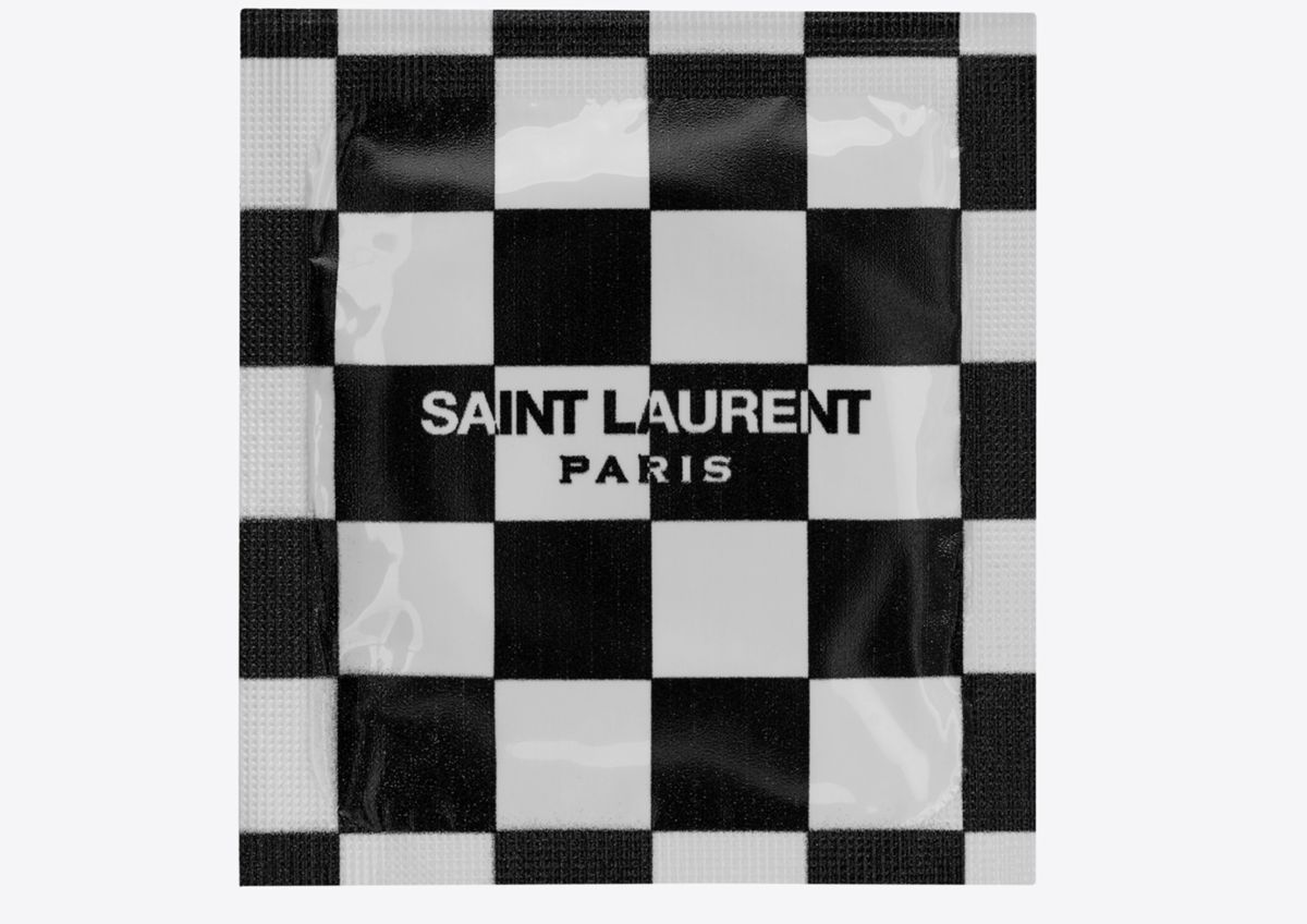 聖羅蘭推出保險套產品（翻攝自YSL官網）