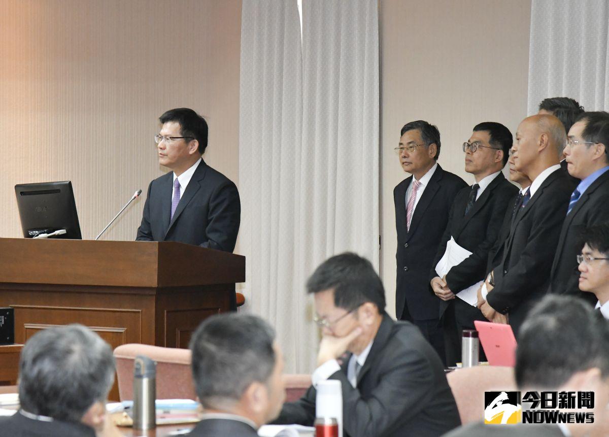 ▲交通部長林佳龍坦承港務公司檢測確實有疏失，要求 3 個月內完成所有橋樑檢測。（圖／記者葉政勳攝, 2019.10.03）