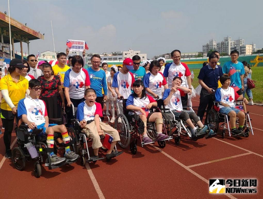 ▲嘉義腦麻陽光健走公益路跑將於13日清早六點在嘉義市體育場舉行，鼓勵跑者捐出參賽晶片給腦麻孩子做公益。（圖／記者任禮清攝　2019.10.03）