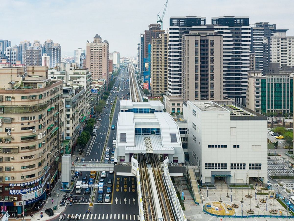 ▲〈達人帶路〉新北市新莊區幸福商圈被思源路分割成東西兩側，受益於捷運環狀線議題，買氣與房價逐步回穩。 (圖／信義房屋提供)