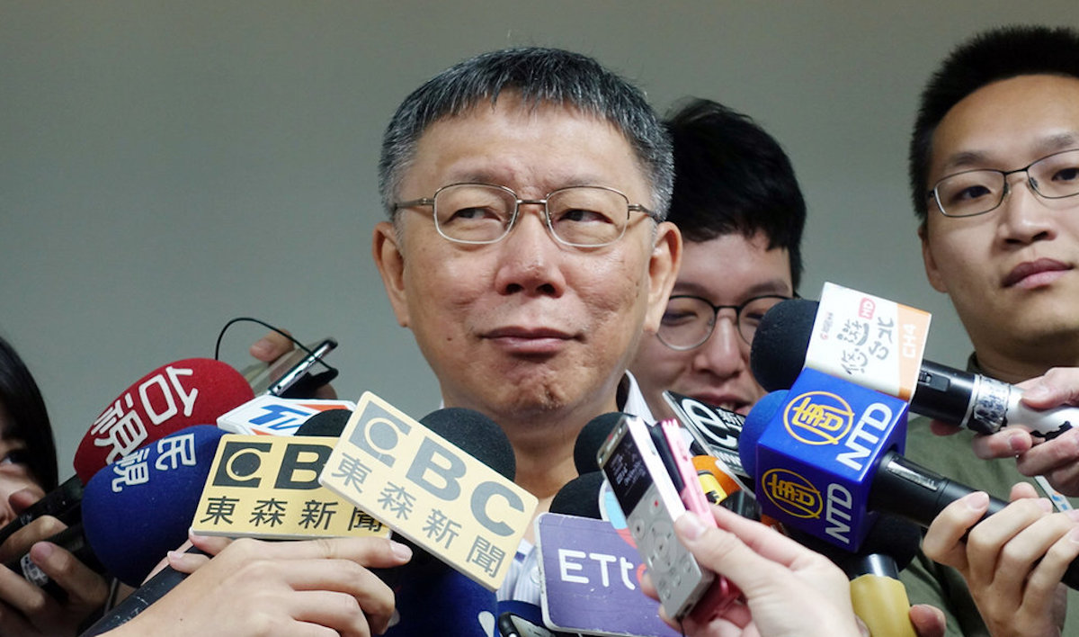 ▲台北市長柯文哲昨（3）日受訪時，痛批總統府秘書長陳菊是「民主罪人」，甚至怒嗆：「不是妳上半生坐過牢，下半生就可以為非作歹！」（圖／中央社資料圖片）