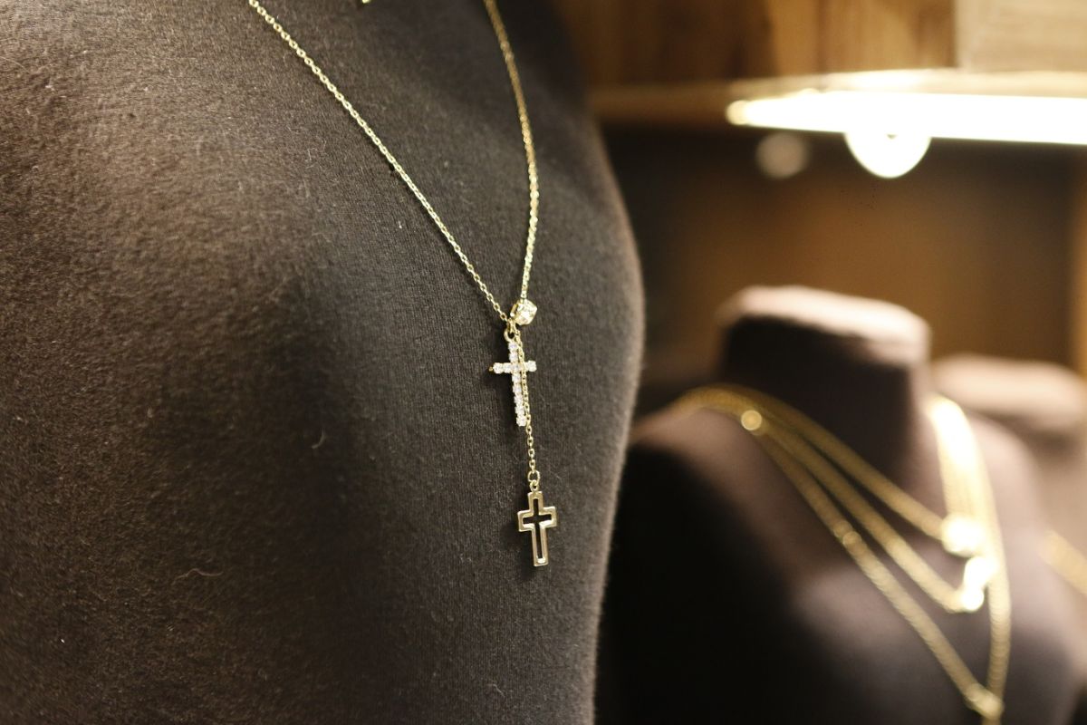 ▲女生收到追求者上萬元的禮物反而會不開心？男網友疑惑上網發問。示意圖。（圖／翻攝 Pxhere ）