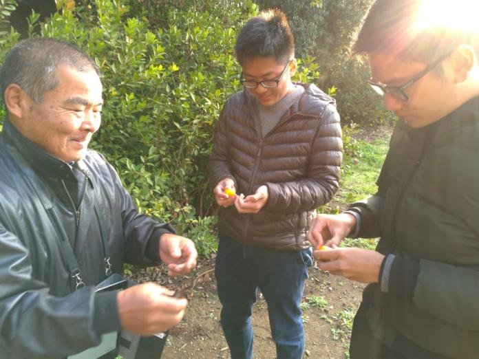 陳奕良（中）修習國際保育課程，前往日本農家住宿